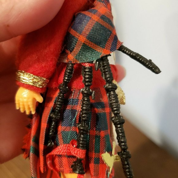 Vintage Scottish Doll Male Bagpipes Kilt Guard Sporran Tartan 8" - Picture 9 of 12